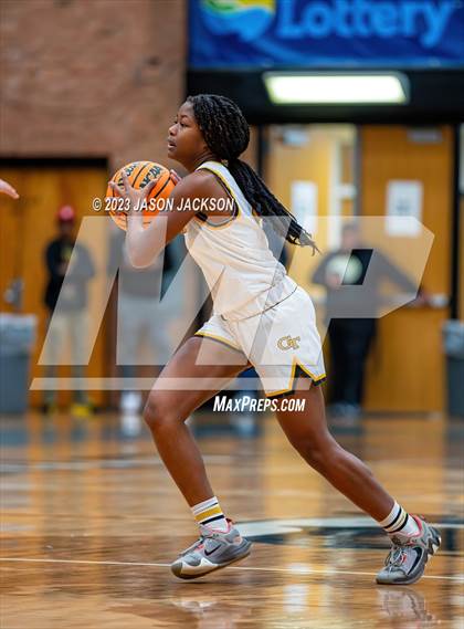 Thumbnail 1 in Red Springs vs Fairmont (Robeson County Shootout) photogallery.