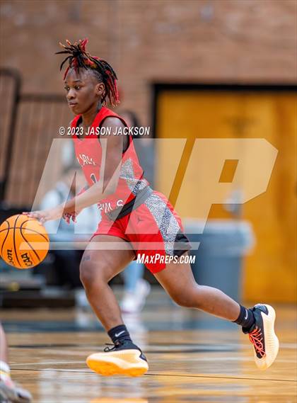 Thumbnail 1 in Red Springs vs Fairmont (Robeson County Shootout) photogallery.