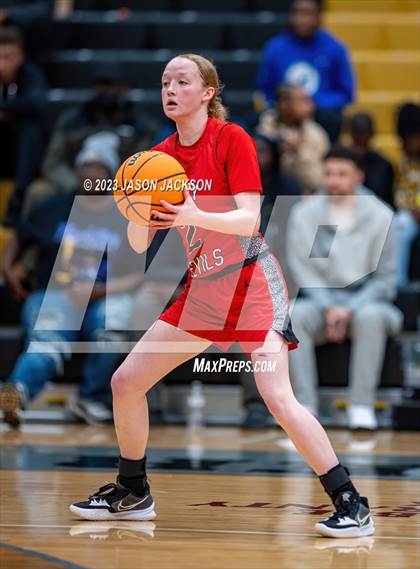 Thumbnail 3 in Red Springs vs Fairmont (Robeson County Shootout) photogallery.