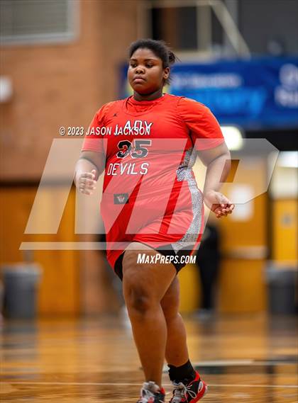 Thumbnail 3 in Red Springs vs Fairmont (Robeson County Shootout) photogallery.