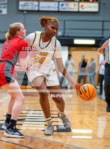 Thumbnail 3 in Red Springs vs Fairmont (Robeson County Shootout) photogallery.