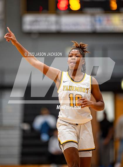 Thumbnail 2 in Red Springs vs Fairmont (Robeson County Shootout) photogallery.