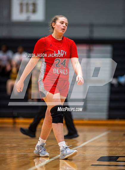 Thumbnail 2 in Red Springs vs Fairmont (Robeson County Shootout) photogallery.