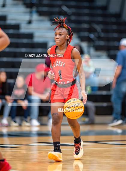 Thumbnail 1 in Red Springs vs Fairmont (Robeson County Shootout) photogallery.