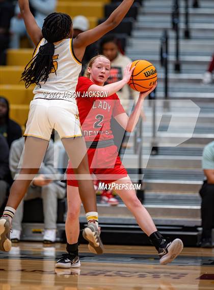 Thumbnail 1 in Red Springs vs Fairmont (Robeson County Shootout) photogallery.