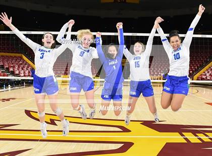Thumbnail 3 in Xavier College Prep vs. Corona del Sol (AIA 6A Final Awards) photogallery.