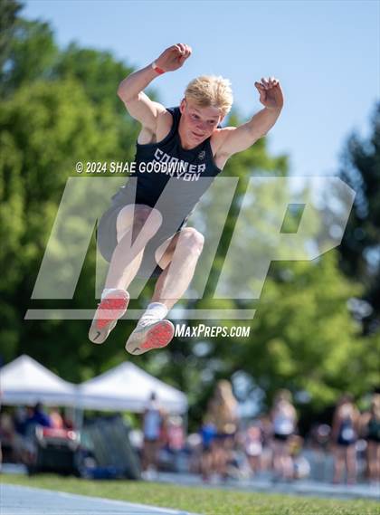 Thumbnail 2 in UHSAA 6A Finals (Long Jump) photogallery.