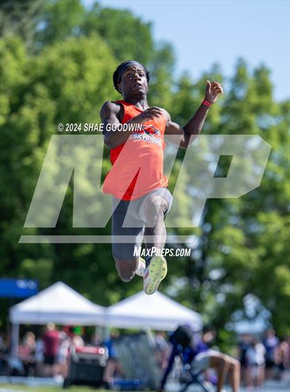 Thumbnail 3 in UHSAA 6A Finals (Long Jump) photogallery.