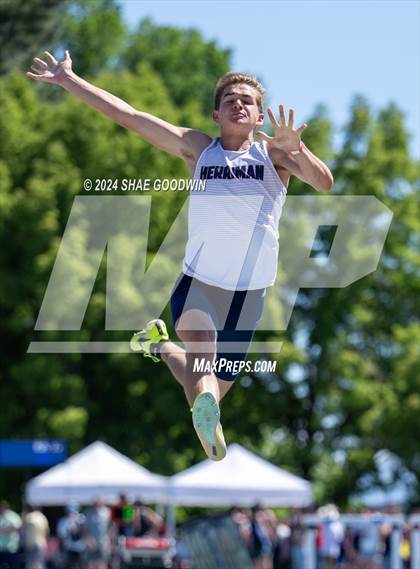 Thumbnail 2 in UHSAA 6A Finals (Long Jump) photogallery.