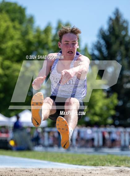 Thumbnail 2 in UHSAA 6A Finals (Long Jump) photogallery.