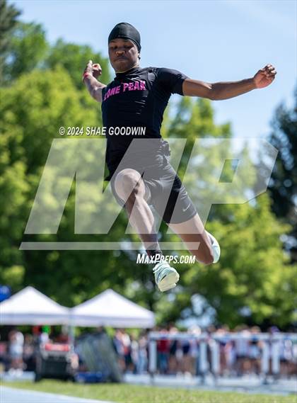 Thumbnail 1 in UHSAA 6A Finals (Long Jump) photogallery.