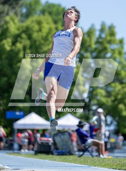 Thumbnail 3 in UHSAA 6A Finals (Long Jump) photogallery.