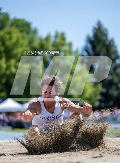 Thumbnail 2 in UHSAA 6A Finals (Long Jump) photogallery.