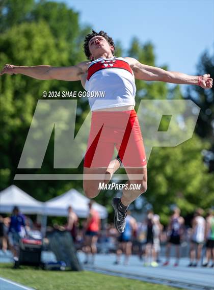 Thumbnail 2 in UHSAA 6A Finals (Long Jump) photogallery.