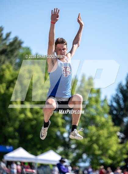 Thumbnail 1 in UHSAA 6A Finals (Long Jump) photogallery.