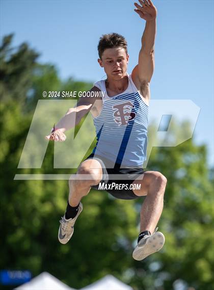 Thumbnail 2 in UHSAA 6A Finals (Long Jump) photogallery.