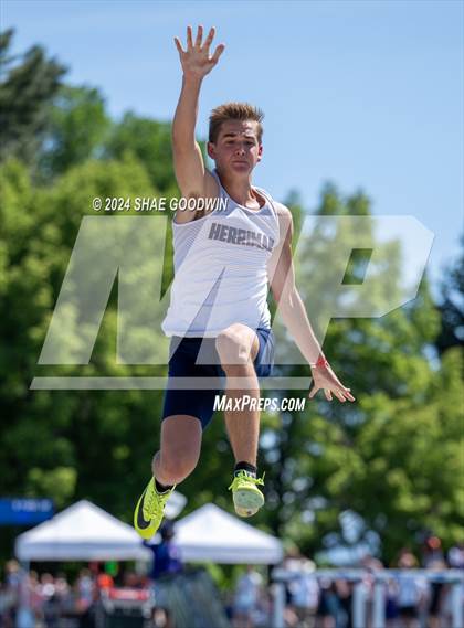 Thumbnail 3 in UHSAA 6A Finals (Long Jump) photogallery.