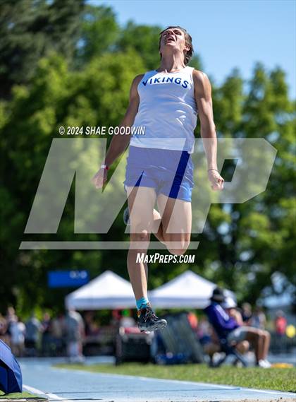 Thumbnail 2 in UHSAA 6A Finals (Long Jump) photogallery.