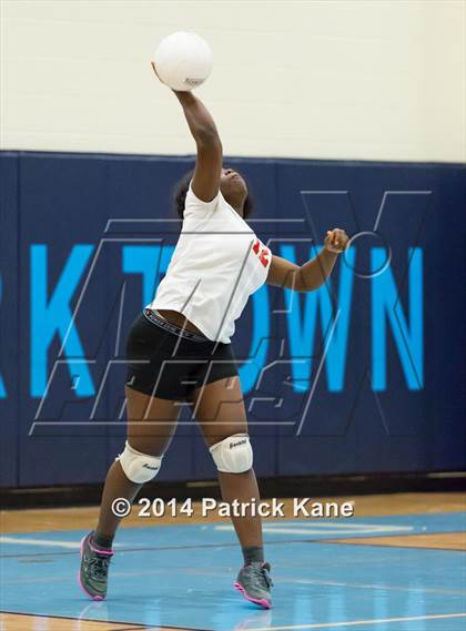 Thumbnail 1 in Herndon @ Yorktown photogallery.