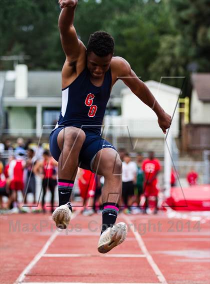 Thumbnail 1 in Corona Relays photogallery.