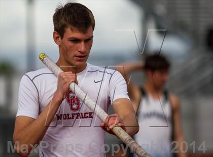 Thumbnail 3 in Corona Relays photogallery.