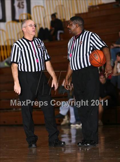 Thumbnail 3 in Valhalla vs Blind Brook (Section One Super Saturday) photogallery.