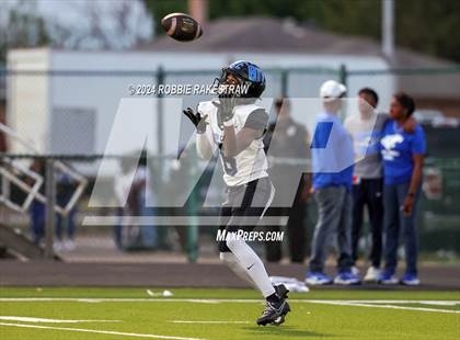 Thumbnail 1 in North Crowley @ DeSoto photogallery.