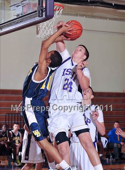 Thumbnail 1 in Islip Booster Club Holiday Tournament photogallery.