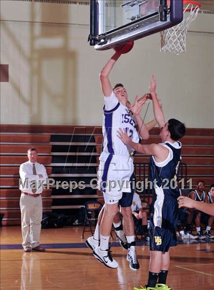 Thumbnail 2 in Islip Booster Club Holiday Tournament photogallery.