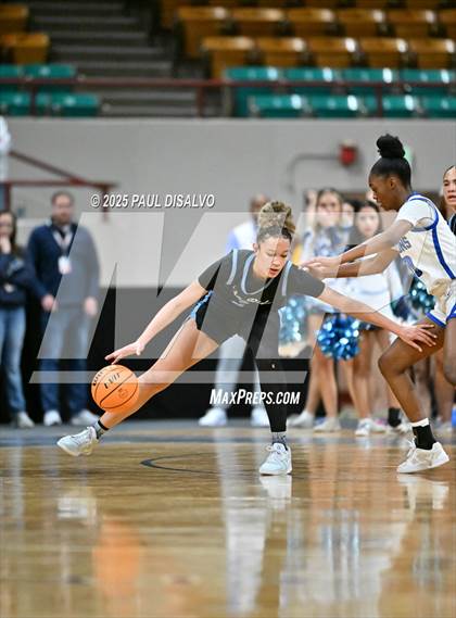 Thumbnail 2 in Riverdale Ridge vs. Highlands Ranch (CHSAA 6A Great 8) photogallery.