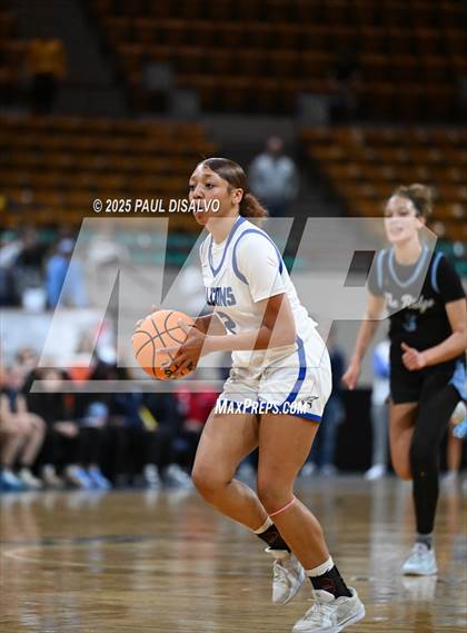Thumbnail 3 in Riverdale Ridge vs. Highlands Ranch (CHSAA 6A Great 8) photogallery.
