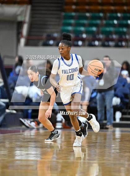 Thumbnail 2 in Riverdale Ridge vs. Highlands Ranch (CHSAA 6A Great 8) photogallery.