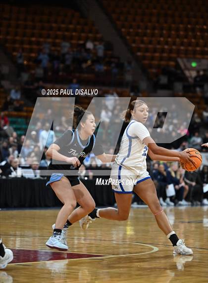 Thumbnail 2 in Riverdale Ridge vs. Highlands Ranch (CHSAA 6A Great 8) photogallery.