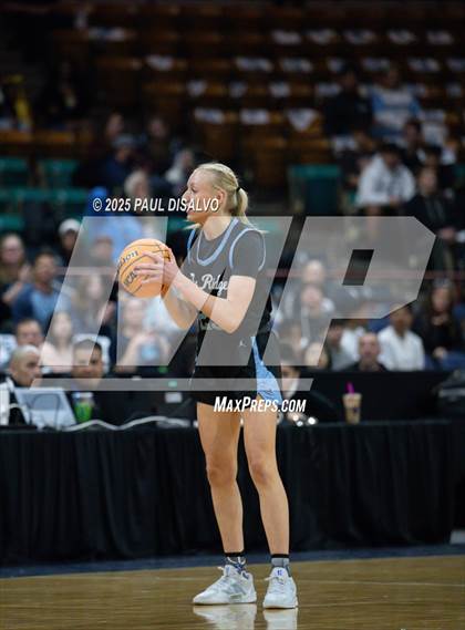 Thumbnail 3 in Riverdale Ridge vs. Highlands Ranch (CHSAA 6A Great 8) photogallery.