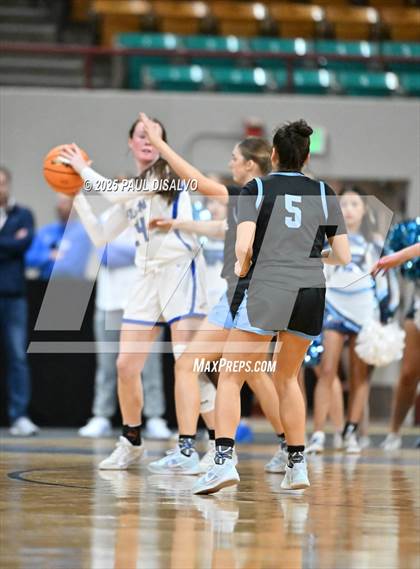Thumbnail 2 in Riverdale Ridge vs. Highlands Ranch (CHSAA 6A Great 8) photogallery.