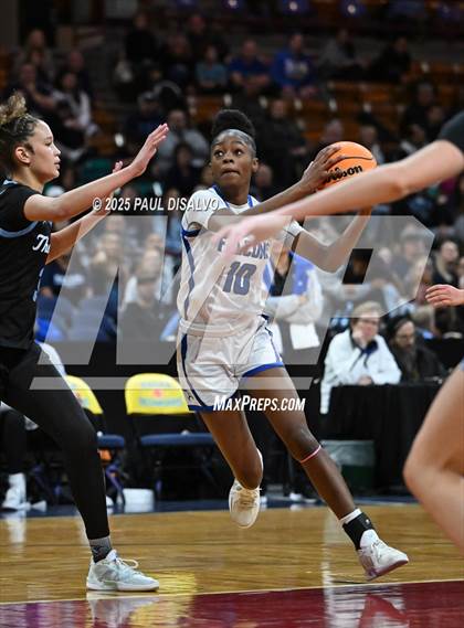 Thumbnail 3 in Riverdale Ridge vs. Highlands Ranch (CHSAA 6A Great 8) photogallery.