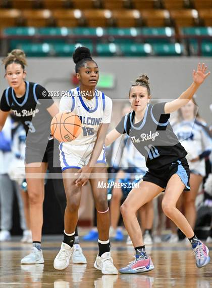 Thumbnail 3 in Riverdale Ridge vs. Highlands Ranch (CHSAA 6A Great 8) photogallery.