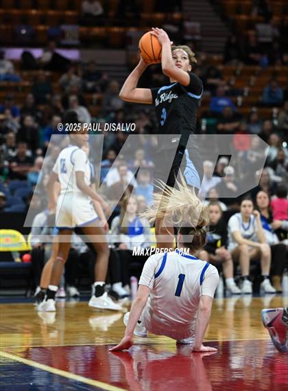 Thumbnail 3 in Riverdale Ridge vs. Highlands Ranch (CHSAA 6A Great 8) photogallery.
