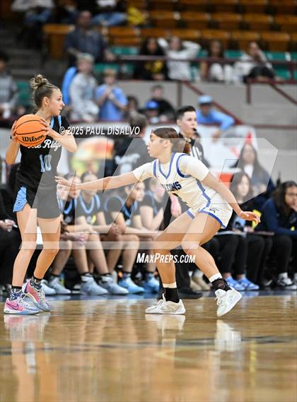 Thumbnail 2 in Riverdale Ridge vs. Highlands Ranch (CHSAA 6A Great 8) photogallery.