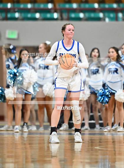 Thumbnail 2 in Riverdale Ridge vs. Highlands Ranch (CHSAA 6A Great 8) photogallery.