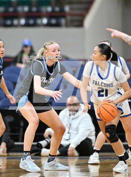 Thumbnail 3 in Riverdale Ridge vs. Highlands Ranch (CHSAA 6A Great 8) photogallery.