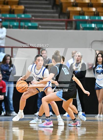 Thumbnail 2 in Riverdale Ridge vs. Highlands Ranch (CHSAA 6A Great 8) photogallery.