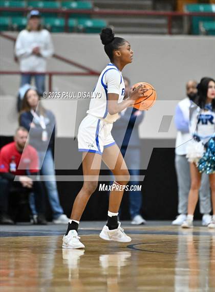 Thumbnail 2 in Riverdale Ridge vs. Highlands Ranch (CHSAA 6A Great 8) photogallery.