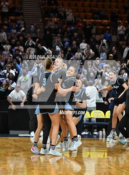 Thumbnail 2 in Riverdale Ridge vs. Highlands Ranch (CHSAA 6A Great 8) photogallery.