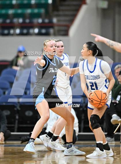 Thumbnail 2 in Riverdale Ridge vs. Highlands Ranch (CHSAA 6A Great 8) photogallery.