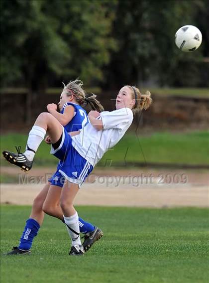 Thumbnail 3 in Los Altos @ Charter Oak photogallery.