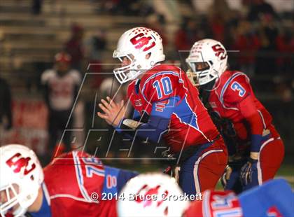 Thumbnail 2 in Winnsboro vs. Sabine (UIL 3A Bi-District Playoff) photogallery.