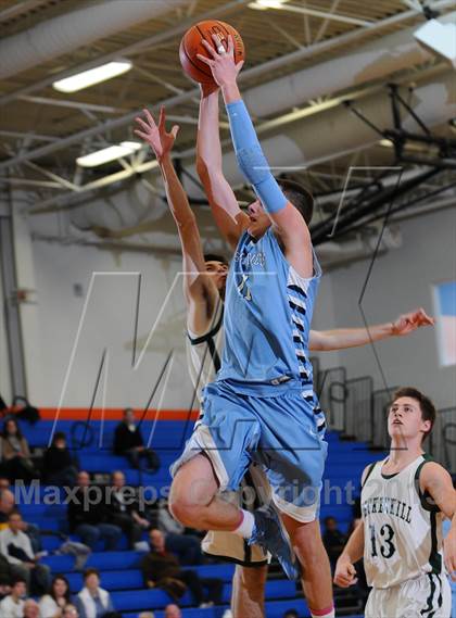 Thumbnail 3 in Saugerties vs. Spackenkill photogallery.