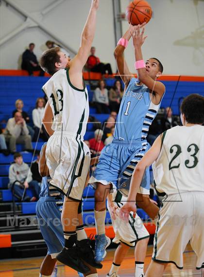 Thumbnail 2 in Saugerties vs. Spackenkill photogallery.