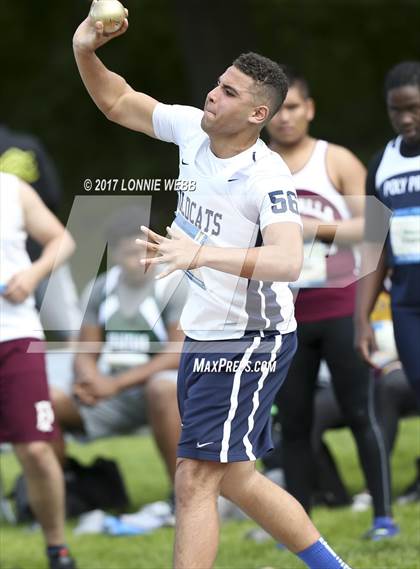 Thumbnail 1 in 50th Annual Loucks Games (Men's Shot Put) photogallery.